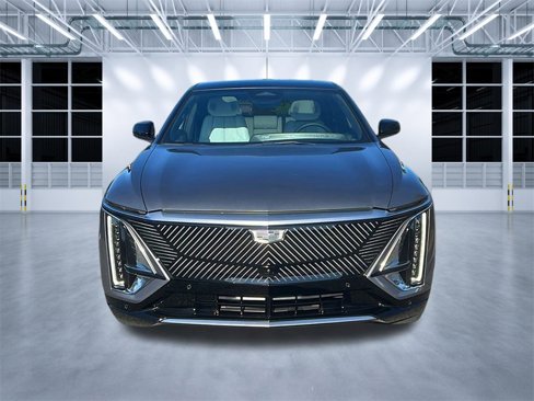 Used 2023 Cadillac Lyriq 2WD image 2