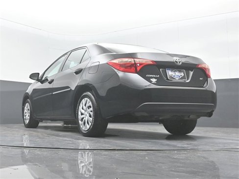 Used 2019 Toyota Corolla LE image 21
