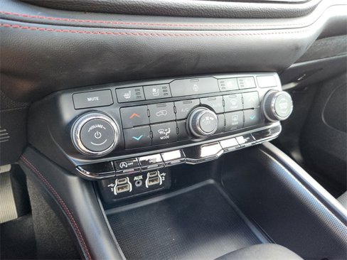 Used 2023 Dodge Durango GT image 27