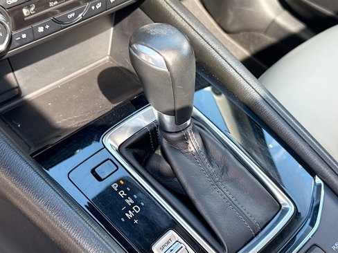 Used 2018 MAZDA CX-5 Touring w/ Preferred Equipment Package image 17