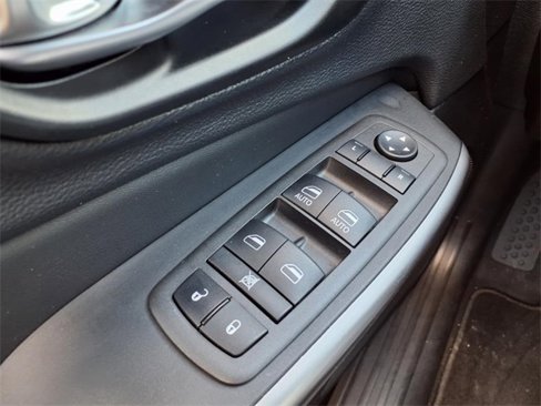 Used 2022 Jeep Cherokee Latitude Lux image 23