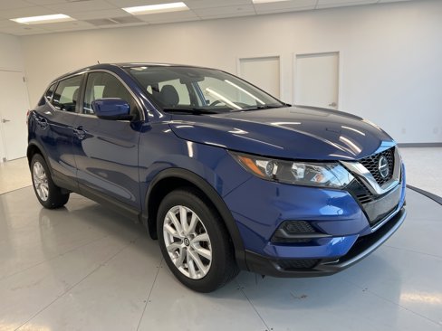 Used 2022 Nissan Rogue Sport S image 1