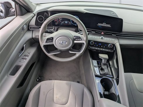 Used 2023 Hyundai Elantra SEL w/ Convenience Package image 14