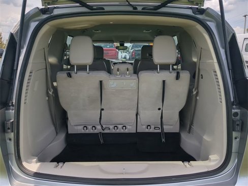 Used 2021 Chrysler Voyager Lxi image 13