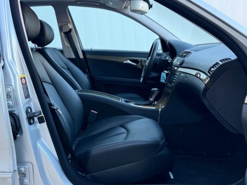Used 2008 Mercedes-Benz E 350 Sedan image 25