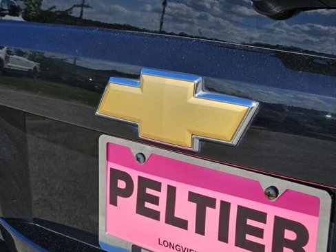 Used 2013 Chevrolet Suburban LS image 8