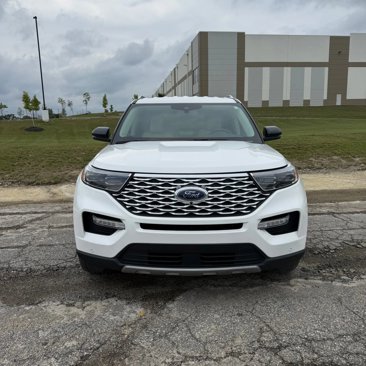 Used 2023 Ford Explorer Platinum w/ Premium Technology Package image 1