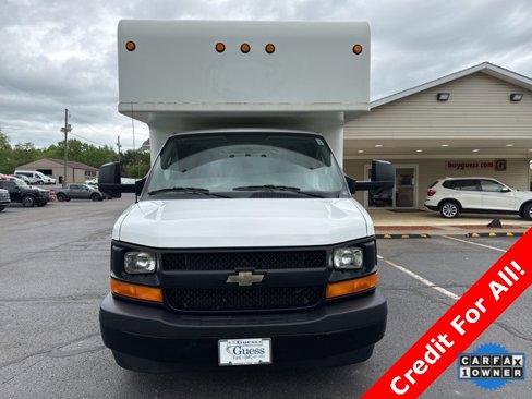 Used 2017 Chevrolet Express 4500 Extended image 11