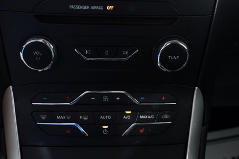 Used 2018 Ford Edge SEL w/ Equipment Group 201A image 28