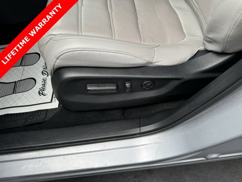 Used 2018 Honda CR-V Touring image 17