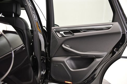 Certified 2025 Porsche Macan Turbo image 52