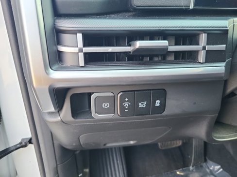 Used 2024 Hyundai Santa Fe SE image 28