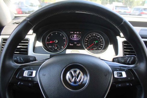 Used 2018 Volkswagen Atlas SEL image 33