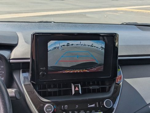 Used 2023 Toyota Corolla LE image 21