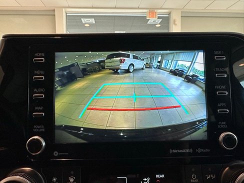 Used 2021 Toyota Highlander LE image 20