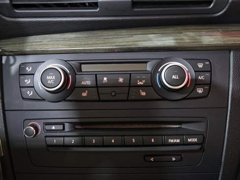 Used 2013 BMW 135i Convertible image 21