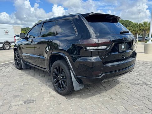 Used 2018 Jeep Grand Cherokee Altitude image 11