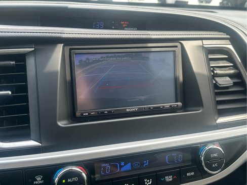 Used 2018 Toyota Highlander XLE image 36
