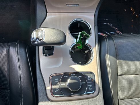 Used 2015 Jeep Grand Cherokee Overland image 9
