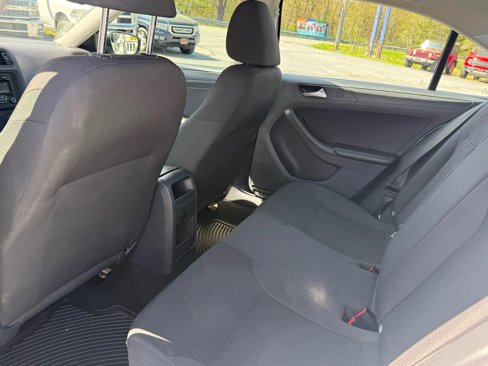 Used 2015 Volkswagen Jetta S image 13