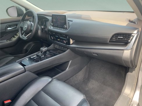 Used 2022 Nissan Rogue SV image 10