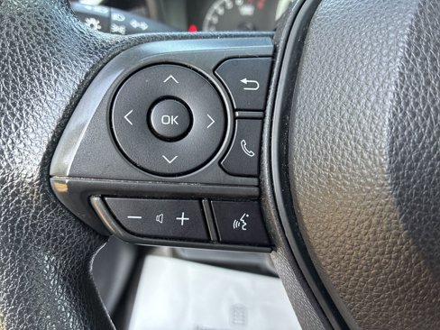 Used 2021 Toyota Corolla LE image 14