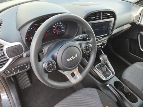 Used 2022 Kia Soul LX w/ Technology Package image 15