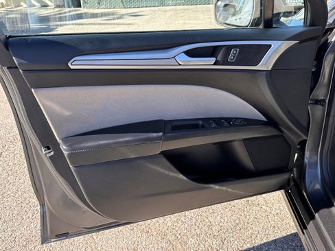 Used 2019 Ford Fusion S image 15