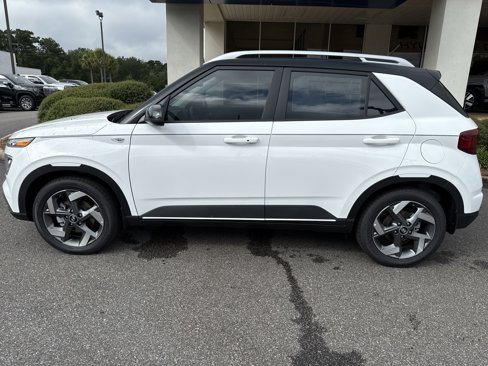 New 2025 Hyundai Venue Limited image 1