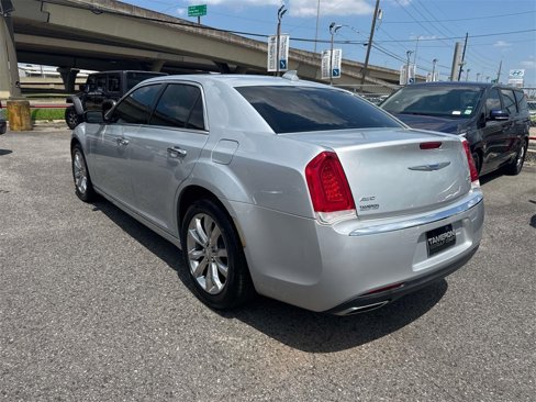Used 2020 Chrysler 300 Limited image 13