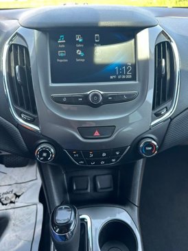 Used 2018 Chevrolet Cruze LT w/ RS Package image 60