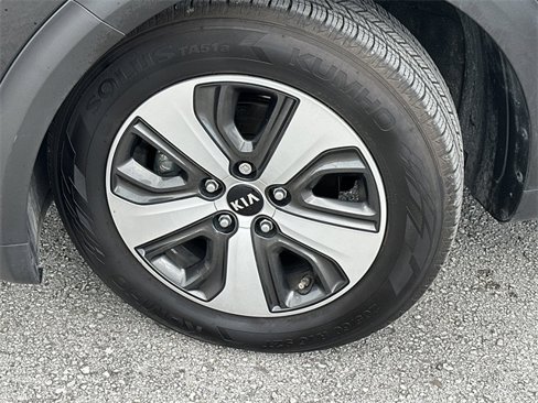 Used 2017 Kia Niro FE image 29