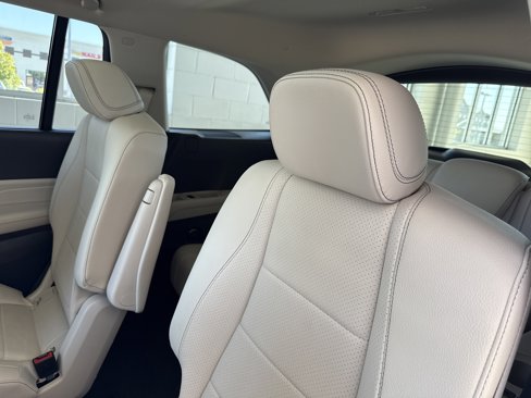 Used 2020 Mercedes-Benz GLS 450 4MATIC image 32