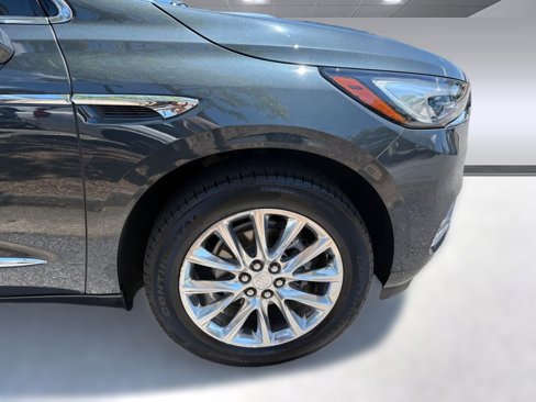 Used 2020 Buick Enclave Premium w/ Sun and Sites Package image 12