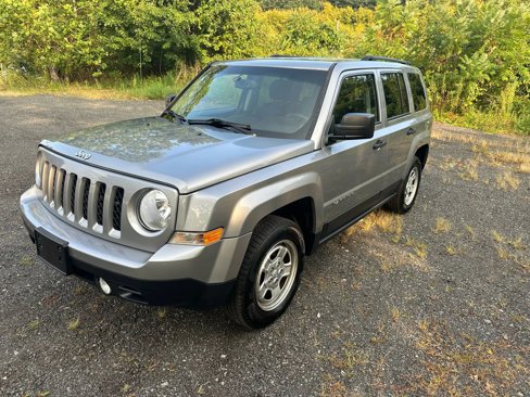 Used 2016 Jeep Patriot Sport image 1