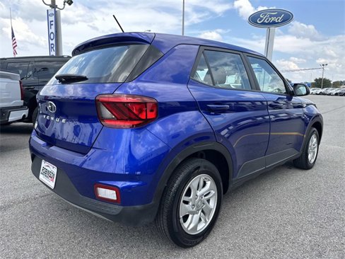 Used 2023 Hyundai Venue SE image 5