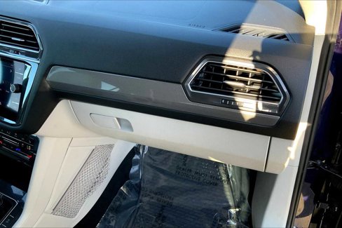 Used 2022 Volkswagen Tiguan SE image 18