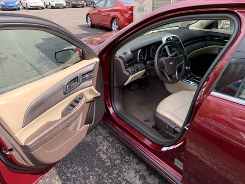 Used 2016 Chevrolet Malibu LT image 12