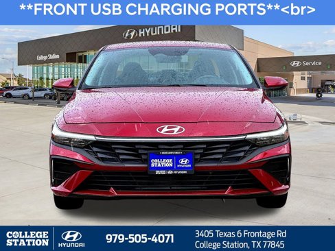 Used 2025 Hyundai Elantra SE image 9