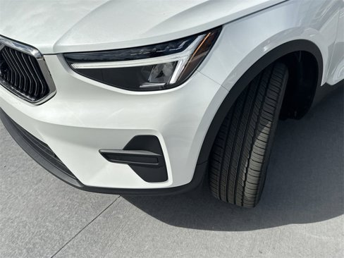 New 2025 Volvo XC40 B5 Core w/ Protection Package Premier image 3