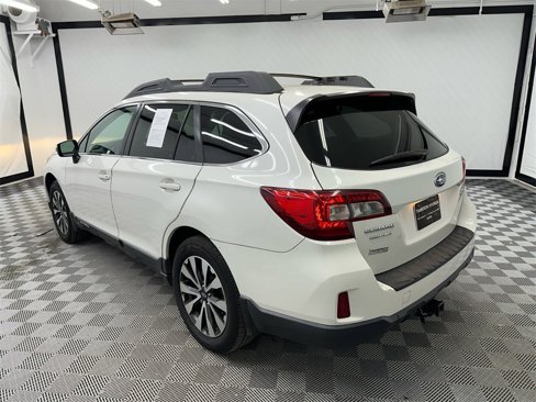 Used 2015 Subaru Outback 2.5i Limited image 3