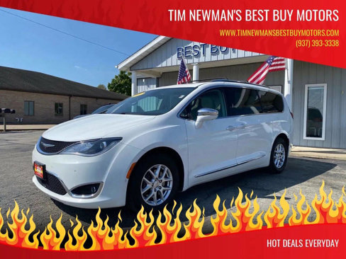 Used 2017 Chrysler Pacifica Limited w/ Advanced Safetytec Group image 1