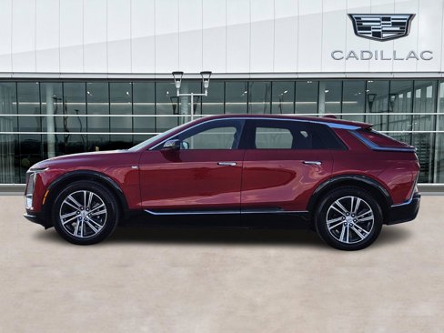 New 2025 Cadillac Lyriq Luxury image 3