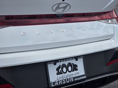 New 2025 Hyundai Elantra SE w/ Cargo Package image 12