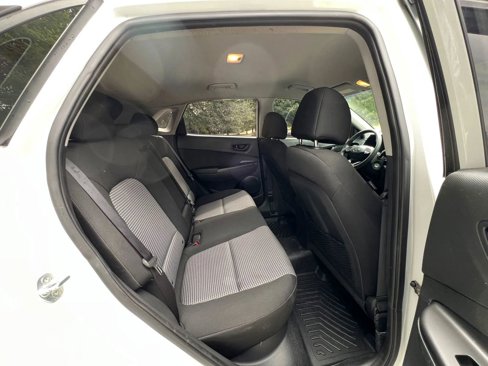 Used 2018 Hyundai Kona SE image 15