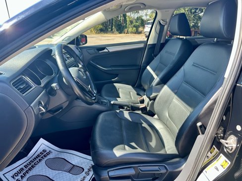 Used 2015 Volkswagen Jetta SE image 9