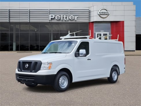 Used 2018 Nissan NV 3500 S image 3