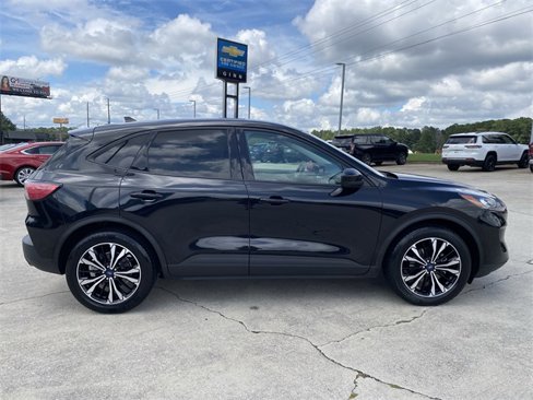 Used 2022 Ford Escape SE w/ SE Sport Appearance Package image 7