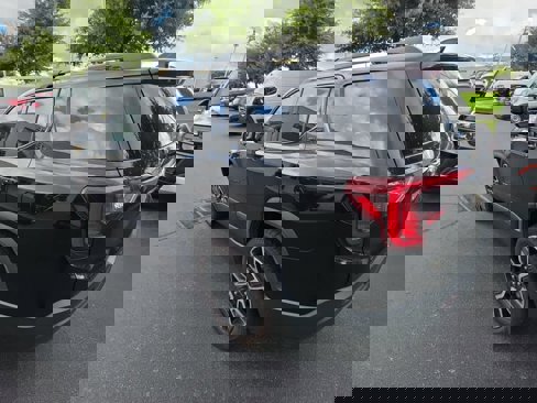 Used 2021 GMC Acadia SLE w/ Driver Convenience Package image 7