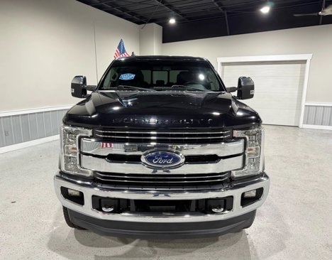 Used 2019 Ford F250 Lariat w/ Chrome Package image 3